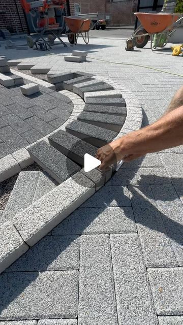 Resin Bonded Driveways, Diy Brick Porch, Driveway Pavers Design, Driveway Tiles, Kit Table, Brick Driveway, Driveway Ideas, Paver Designs, Concrete Patio Designs