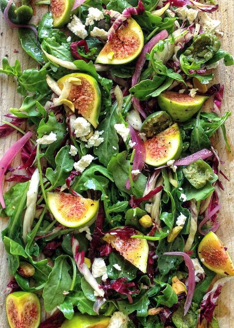 Arugula Fig Salad, the BEST Way to Eat Fresh Figs - The Delicious Life Balanced Salad, Green Figs, Red Onion Recipes, Fig Salad, Radicchio Salad, Fresh Figs, Onion Recipes, Pickled Onions, Whole Foods Market