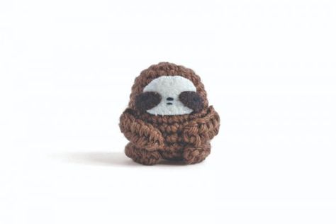 New Stitch A Day, Crochet Creatures, Rabbit Ideas, Sloth Pattern, Crochet Sloth, Free Crochet Amigurumi, Amigurumi Rabbit, Amigurumi Animals, Mini Crochet