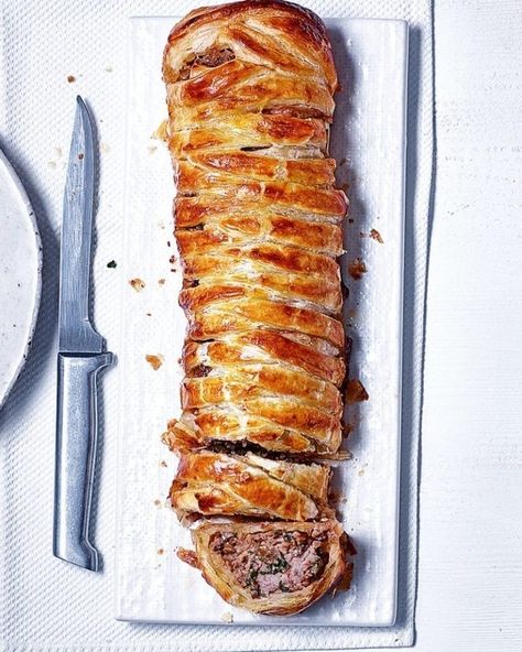 Giant sausage roll Sausage Plait, Sausage Roll Recipe, Dinner List, Savoury Pastry, Sausage Pie, Sausage Rolls Recipe, Sausage Roll, Sausage Dishes, Bangers And Mash