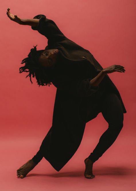 BOBBY ROGERS Dance Photo Shoot, Dance Photography Poses, Dance Movement, Dancing Aesthetic, Human Poses, Foto Art, Dance Photos, Modern Dance, Dance Pictures