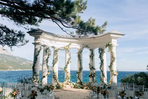 Ancient Greece Wedding, Greek Mythology Wedding, Ancient Roman Wedding, Roman Wedding, Ocean Wedding, Dream Wedding Decorations, Strictly Weddings, Wedding Scene, Greece Wedding