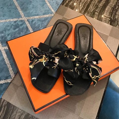 Luxury Elegant Sandals With Satin Bow, Luxury Bow Sandals For Summer, Luxury Modern Flat-heel Slippers, Luxury Designer Black Slippers, Luxury Bow Flats Slip-on, Hermes Slippers, Mens Sandals Fashion, Fashion Slippers, Hermes Shoes