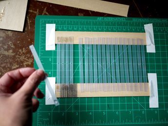 Making a rigid heddle from quilting plastic template and craft wood. Heddle Bar, Template Craft, Loom Machine, Rigid Heddle Loom, Art Weaving, Weaving Loom Diy, Inkle Weaving, Crochet Doll Tutorial, Peg Loom