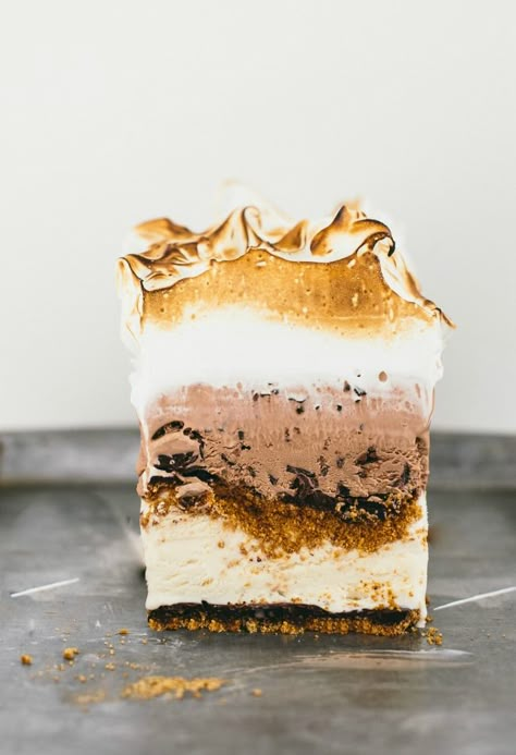 Smores Ice Cream Cake From The Vanilla Bean Blog Sarah Kieffer, Vanilla Bean Blog, Smores Ice Cream, Baking Book, Slow Cooker Desserts, No Churn Ice Cream, S'mores, Think Food, Piece Of Cake