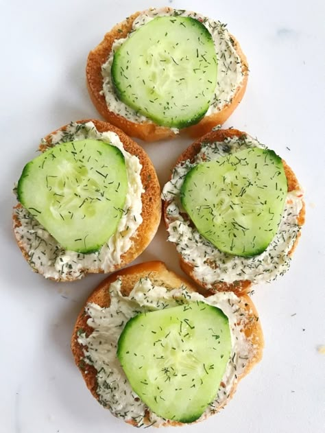 Mini Bagel Appetizers, Cucumber Cream Cheese Sandwiches, Sandwich Appetizer, Cucumber Cream Cheese, Cream Cheese Sandwich, Cream Cheese Toast, Cucumber Appetizers, Cream Cheese Sandwiches, Cream Cheese Appetizer