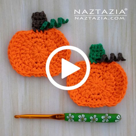 Crochet Pumpkin Applique, Pumpkin Applique, Crochet Case, Fall Crochet Patterns, Fall Crochet, Crochet Chicken, Adornos Halloween, Halloween Crochet Patterns, Crochet Decoration