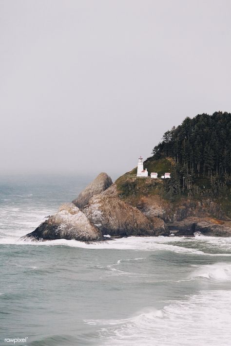 Heceta Head Lighthouse Oregon, Oregon Roadtrip, Heceta Head Lighthouse, Explore Oregon, Rocky Coast, Oregon Road Trip, Farmhouse Coastal, Road Trip Destinations, Minimalist Landscape