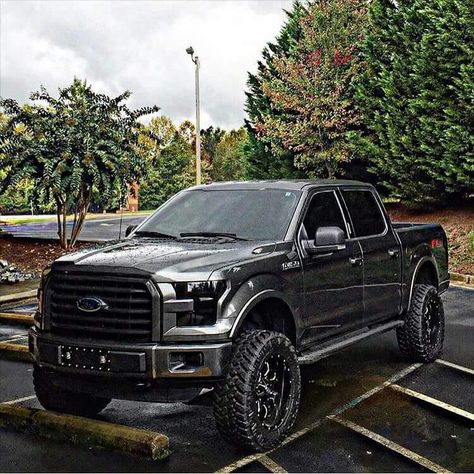 New blacked out ford Custom Lifted Trucks, Ford Trucks F150, Black Truck, Lifted Ford, Built Ford Tough, Jacked Up Trucks, 4x4 Trucks, Jeep Truck, Ford Pickup