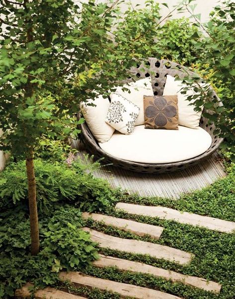 Create a quiet, inspiring place in the yard to get away from everything. An outdoor book nook is the perfect place to escape. Walled Patio, Tiny Backyard, Calming Spaces, Wall Diy, Ideas Food, Secret Gardens, Landscape Designs, The Secret Garden, Ideas Garden