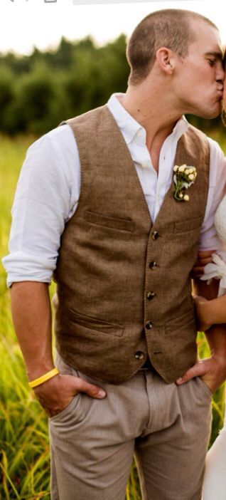 like: Tan pants contrasting with dark vest and white undershirt... and no tie. Rustic Groomsmen Attire, Groomsmen Vest, Vest Outfits Men, Wedding Groomsmen Attire, Wedding Guest Outfit Winter, Wedding Vest, Outfit Pants, Tan Wedding, Cottage Wedding