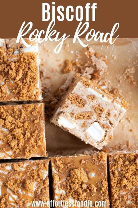 These biscoff rocky road bars are out of this world sensational and perfect for biscoff lover's everywhere! Recipes For Picnics, Easy Tea Party, Biscuits Fluffy, Biscoff Rocky Road, Tea Party Recipes, Rocky Road Bars, Biscoff Recipes, Biscoff Biscuits, Terry's Chocolate Orange