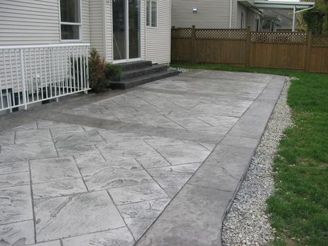 Colored Concrete Patio, Stamped Concrete Colors, Stamped Concrete Patio Designs, Stamped Concrete Patterns, Concrete Stamp, Stamped Concrete Driveway, Concrete Backyard, Design Per Patio, Patio Pictures