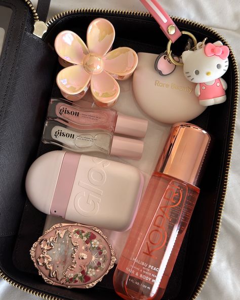 Cute Makeup Brands, Girly Girl Things, Girly Things Aesthetic, Hello Kitty Beauty, Pinterest Wishlist, Girly Wishlist, Aesthetic Girly, Happy New Week, Handbag Essentials