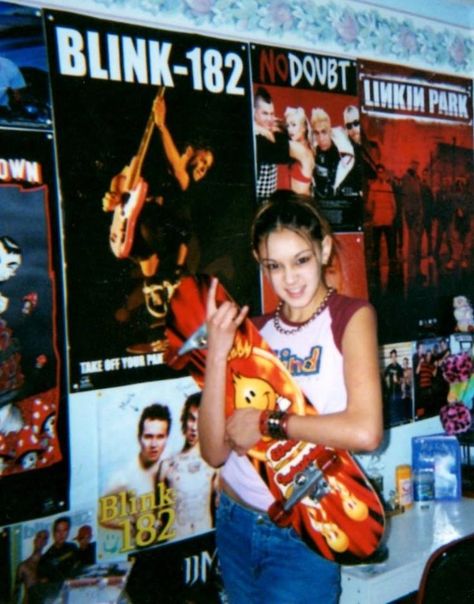 2000s y2k skate room bedroom music band posters blink 182 system of a down linkin park no doubt 90s Room Aesthetic, 2000s Bedroom, Punk Room, 2000s Room, Room Moodboard, 90s Bedroom, Teenager Room, 2000s Punk, Y2k Room