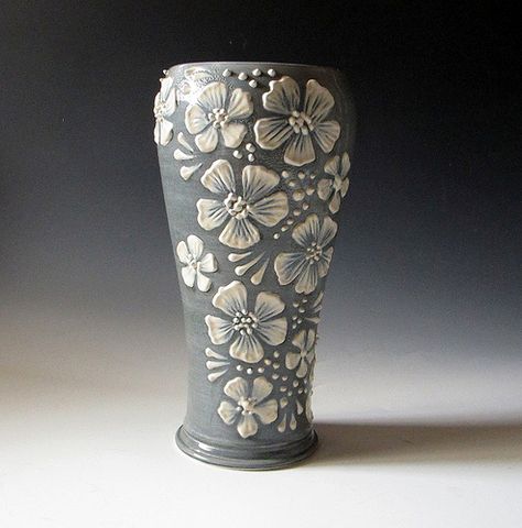 Caitlin Mcgauley, Maira Kalman, Pottery Slip, Thrown Vase, Slip Trailing, Flower Vase Design, Clay Slip, Pottery Patterns, Beginner Pottery