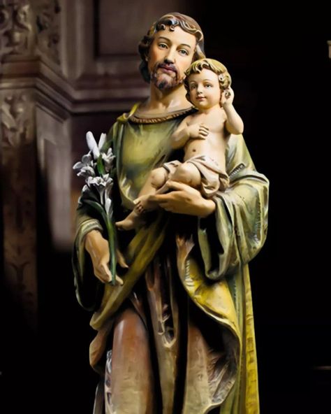 Sao Jose Wallpaper, St Joseph Statue, Jesus Cartoon, Earth Day Projects, Catholic Altar, Church Images, Mother Mary Images, Jesus Wall Art, Sao Jose