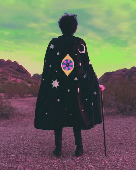 Oliver Hibert, Estilo Punk, Fantasy Fashion, Character Inspo, Character Outfits, Inspiration Art, Cloak, The Desert, Look Cool