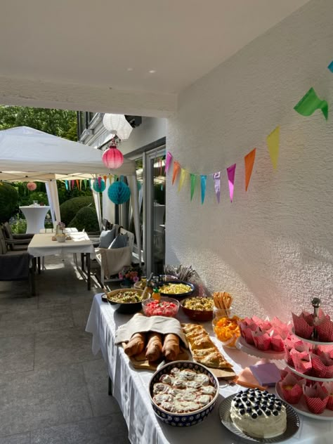 Scandinavian Birthday Party, Scandinavian Garden Party, Scandinavian Birthday, Scandinavian Garden, Simple Birthday Decorations, Backyard Birthday, Garden Party Birthday, Birthday Brunch, 14th Birthday