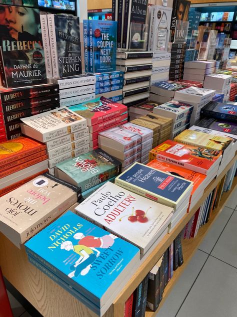 #books #uae #library Emirates Mall, The Couple Next Door, Dubai Travel Guide, Exercise Book, Dubai Travel, Science Biology, Graphic Design Fun, Social Media Pages, Love Books