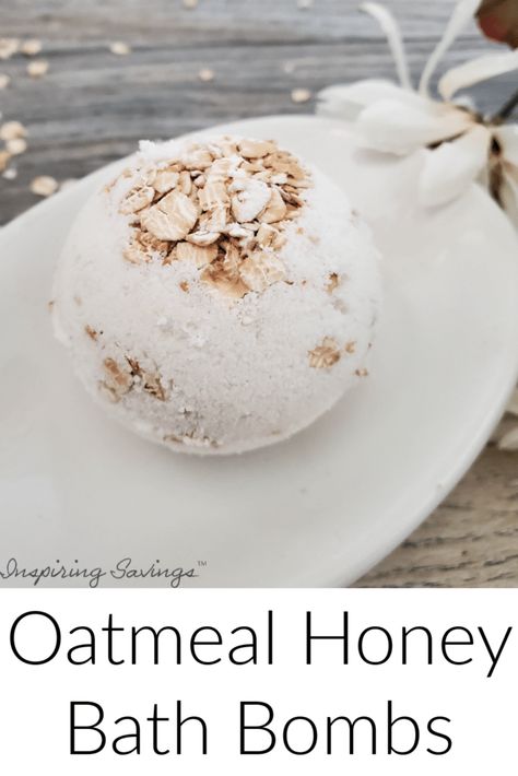 These moisturizing oatmeal bath bombs are wonderful for dry skin and smell fantastic. Homemade bath bombs make a great handmade gift with an old-fashioned appeal. Oatmeal Honey Bath Bomb, Bath Bomb Recipe Easy, Bath Boms Diy, Skin Recipes, Shower Fizzies, Bath Soak Recipe, Bath Bomb Recipe, Honey Bath, Diy Oatmeal