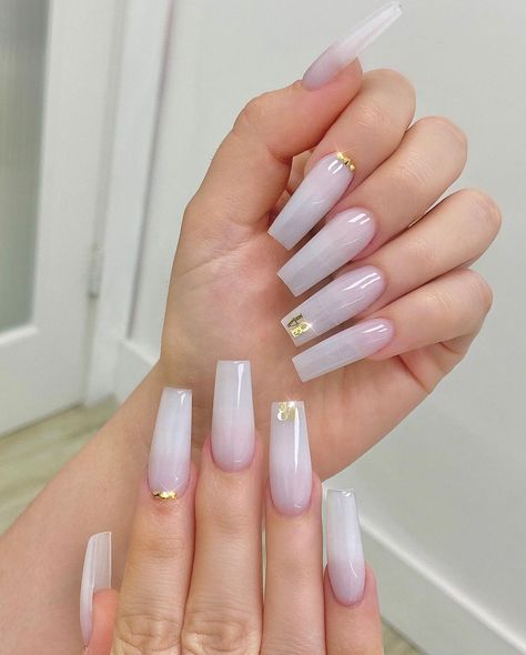 🌸Mia, FL🌴 🌟Influencer🌟 on Instagram: “Obsessed with @johens_club Love figures 😍😍 go check them out code: Kleidys • • • • • • •✨➡️To make a appointment please click on the link…” Plan Nails Acrylic, Pink Baddie Nail Designs, Simple Girly Acrylic Nails, Nail Inspo Medium Square, Long Square Nails, Girly Acrylic, Romantic Nails, Baddie Nails, Bday Gift