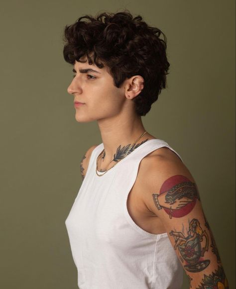 Trans Boy Haircut, Lesbian Style, Non Binary Haircuts, Crazy Curly Hair, Androgynous Hair, First Haircut, Hair Inspiration Short, Short Curly Haircuts, Boys With Curly Hair