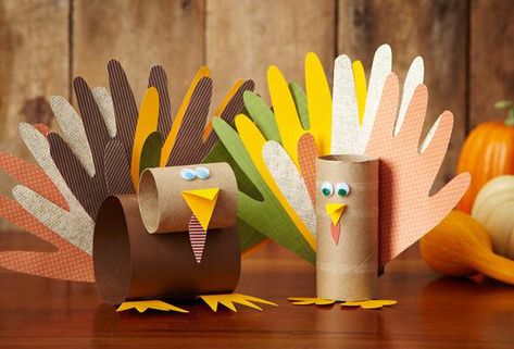 Crafts Thanksgiving, Food Thanksgiving, Thanksgiving Turkey Craft, Turkey Handprint, Kids Party Crafts, Easy Thanksgiving Crafts, Thankful Thanksgiving, Turkey Crafts, Kid Friendly Crafts