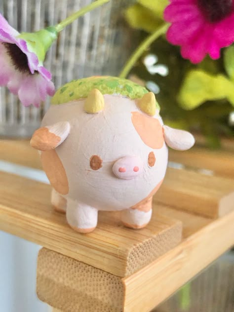 Tiny little cow sculpture made from polymerclay! ✨ Air Dry Clay Animals Sculpture, Simple Clay Sculpture Ideas, Air Dry Clay Cow, Strawberry Cow Clay, Cow Clay Sculpture, Clay Ideas Animals, Clay Animals Sculpture, Cute Clay Sculptures, Cute Clay Figures