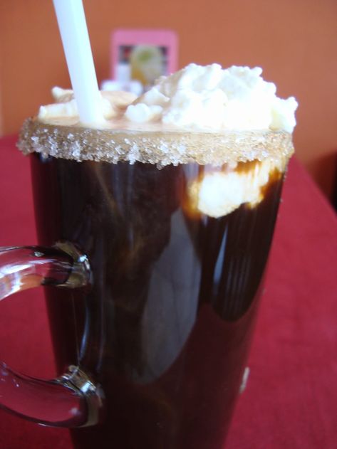 Homemade Kahlua, Kahlua Recipes, Coffee Liqueur Recipe, House Design Interior, Liqueur Drinks, Kahlua Coffee Liqueur, Make Your Own Coffee, Mexican Coffee, Homemade Liquor