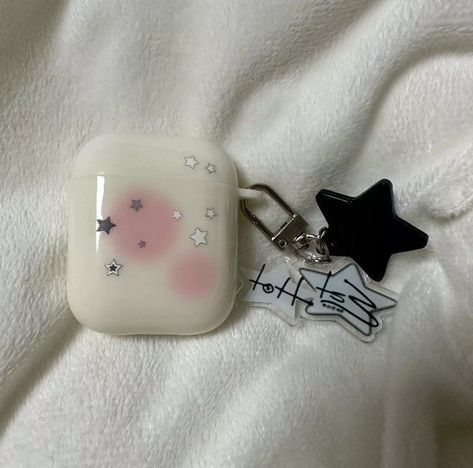 Save/follow🌸🎋 Flaws And All, Profile On Instagram, Bags Aesthetic, Foto Ideas Instagram, Cute Little Things, Airpods Case, Novelty Items, Airpod Case, Star Girl