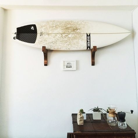 Hallway ideas Decoration Surf, Surfboard Storage, Deco Surf, Surfboard Rack, Mavericks Surfing, Kelly Slater, Surf Decor, Surf Shack, Surf Style