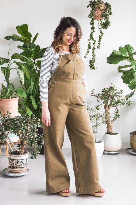 Jenny Overalls, Glossier Generation G, Overalls Pattern, Pants Ideas, Dress Sewing Tutorials, Sewing Projects Free, Pose References, Fantasy Closet, Jumpsuit Pattern