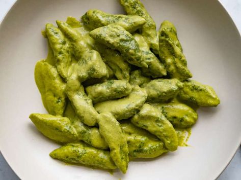 Homemade Spinach Pasta, Walnut Pesto Recipe, Flour Baby, Veg Noodles, Creamy Spinach Sauce, Spinach Pesto Pasta, Vegan Mushroom Pasta, Spinach Basil Pesto, Italian Lunch