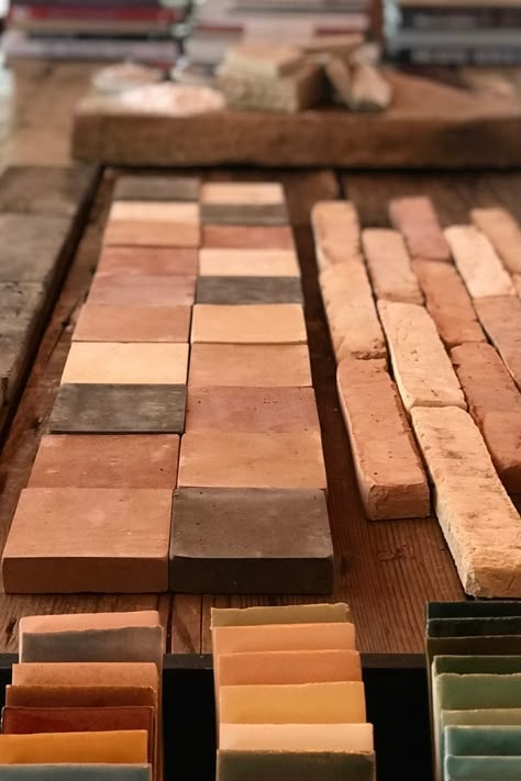 Terracotta Interior Design, Terracotta Bathroom, Cotto Tile, New Terracotta, Terracotta Floor, Interior Tiles, Casa Country, Concrete Furniture, Diy Tile