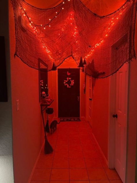 Halloween Decorations Hanging From Ceiling, Halloween Party Ceiling Decor, Halloween Decor Hallway, Halloween Hallway Decor, Halloween Decorations Hallway, Hallway Halloween Decorations, Halloween Themed Living Room, Hallway Halloween Decor, Halloween Hallway Ideas