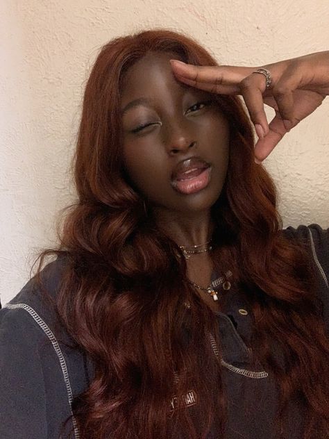 Wigs On Brown Skin Women, Hair Colors For Dark Skin Women, Ginger Hair On Dark Skin Black Women, Caramel Hair Honey, Hair Colour For Dark Skin, Dark Skin Colored Hair, Dyed Hair For Dark Skin, Dark Skin Hair Color, 90’s Blowout