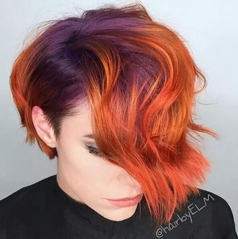 Purple and orange hair Deep Burgundy Hair, Cheveux Oranges, Hair Color Orange, Hair Color Burgundy, Hair Color Auburn, Fun Hair, Burgundy Hair, Hair Shades, Penteado Cabelo Curto