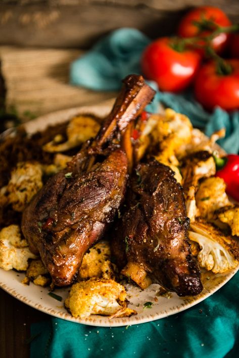 Moroccan Lamb Shanks, Braised Lamb Shanks Recipe, Lamb Shanks Recipe, Harissa Recipe, Shanks Recipe, Lamb Shank Recipe, Harissa Recipes, Braised Lamb Shanks, African Spices