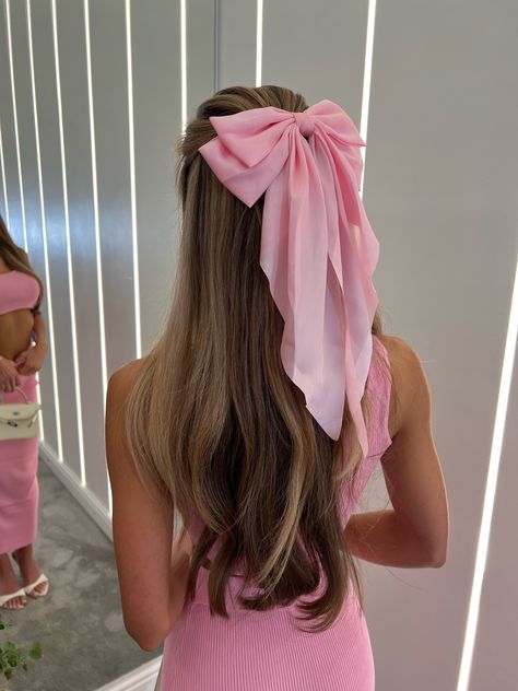 Hair Bows Aesthetic, Rosé Core Aesthetic, Pink Bow In Hair, Bows In Hair, Twenty Fine, Angelina Core, Pink Brunette, Hairstyle For Prom, Preppy Hairstyles