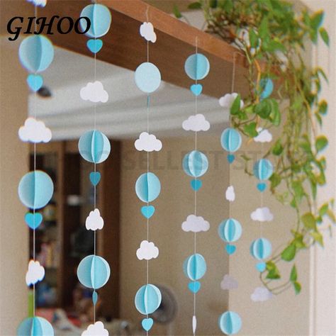 Class Decoration Hanging Ideas, Cute Diy Decor, Easy Diy Wall Hanging, Clouds Light, Diy Classroom Decorations, Idee Babyshower, Party Home Decoration, Easy Room Decor, Diy Crafts Bookmarks