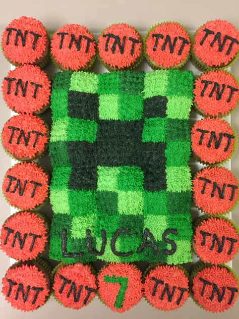 Minecraft Creeper Cupcake Cake, Diy Minecraft Cupcakes, Creeper Cupcake Cake, Minecraft Birthday Cake Buttercream, Minecraft Warden Cake, Homemade Minecraft Cake, Minecraft Pull Apart Cupcake Cake, Minecraft Cookie Cake, Minecraft Birthday Cupcakes