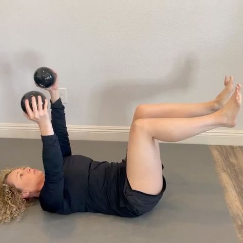 Ｊｅｓｓｉｃａ Ｂｅｎｔｏ on Instagram: "An interesting comment I get all the time when people see me doing progressions of dead bugs, side planks, and bird dogs is, “really more of THIS movement?” I know that if you follow me you will see A LOT of these types of exercises, but you may wonder why post so much on these exercises? 

Two reasons…the first is they have been heavily researched as some of the most effective core stability exercises and the other is that I see people do them incorrectly all the time as well as progress them in incorrect ways. An exercise without truly understanding all the details of the movements and how to build upon the correctly just becomes an exercise without much meaning to one’s goals. 

The dead bug is a great example of such issues. People often start with bodyweig Core Stability Exercises, Side Planks, Stability Exercises, Bird Dog, Core Stability, Wednesday Workout, Side Plank, Bird Dogs, An Exercise