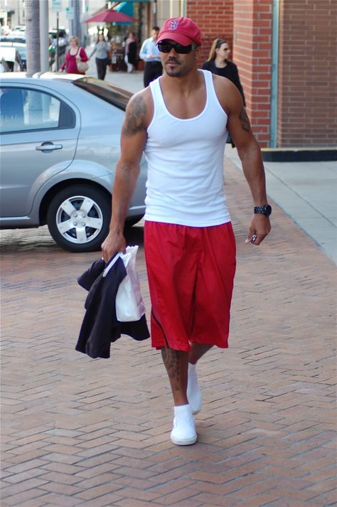 Shemar Moore Shirtless, Sherman Moore, Chocolate Men, Outfits 2000s, Shemar Moore, Well Dressed Men, Basketball Shorts, Man Crush, Well Dressed