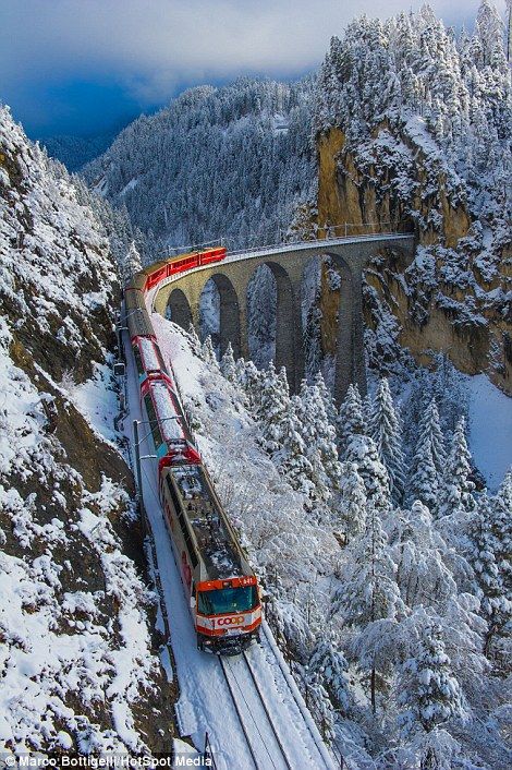 Landwasser Viaduct, Glacier Express, Bernina Express, Places In Switzerland, Scenic Railroads, Railroad Photography, Train Photography, Old Trains, Train Pictures