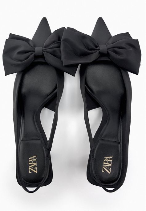 Pumps With Bows, Black Heel With Bow, Black Bow Shoes, Cutesy Fashion, Wedding Guest Heels, Black Bow Heels, Black Heels With Bow, Heels Bow, Black Slingback Heels