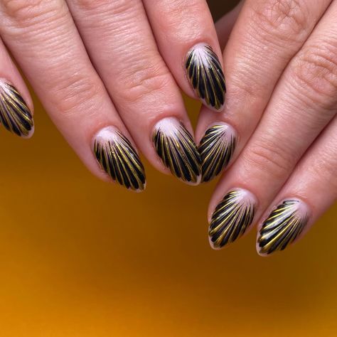 It’s giving Gatsby?? Do you think?! It’s giving something glam I can’t quite put my finger on it 🧐 #artdeconails #gatsbynails Black And Gold Art Deco Nails, Roaring 20s Nails 1920s Style, 20s Nails Gatsby, 1930s Nails, Great Gatsby Nails Designs, Gatsby Nails 1920s, Roaring 20s Nails, Great Gatsby Nails, 1920s Nails