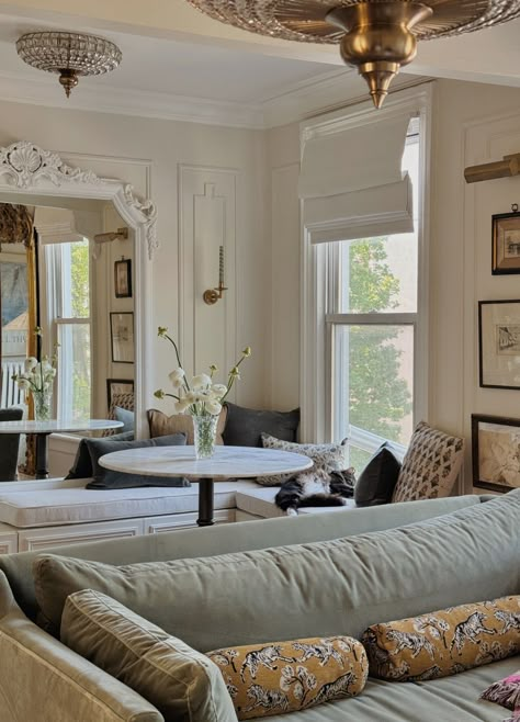 This Brooklyn Home Tour Looks Straight Out of Paris Apartment Parisian, Reserve Home, Suffolk House, Parisian Living Room, Parisian Interior, Brooklyn Apartment, 아파트 인테리어, Apartment Aesthetic, Parisian Apartment