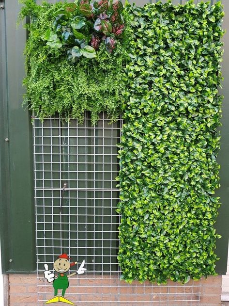 Wall decor ideas Artificial Vertical Garden Wall Outdoors, Green Wall Garden Outdoor, Vertical Garden Wall Outdoors, Green Wall Outdoor, Diy Green Wall, Outdoor Green Wall, Vertical Wall Garden, Vertikal Garden, Vertical Garden Plants