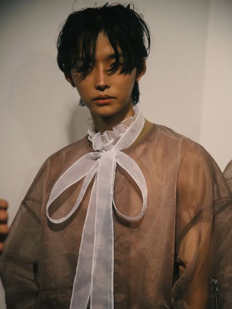 korean gender-fluid brand blindness take london menswear - i-D Pretty Male Outfits, Gender Fluid Wedding Attire, Gender Fluid Hair, Genderless Aesthetic, Gender Fluid Fashion, Gender Fluid, Queer Fashion, Foto Tips, Androgynous Fashion